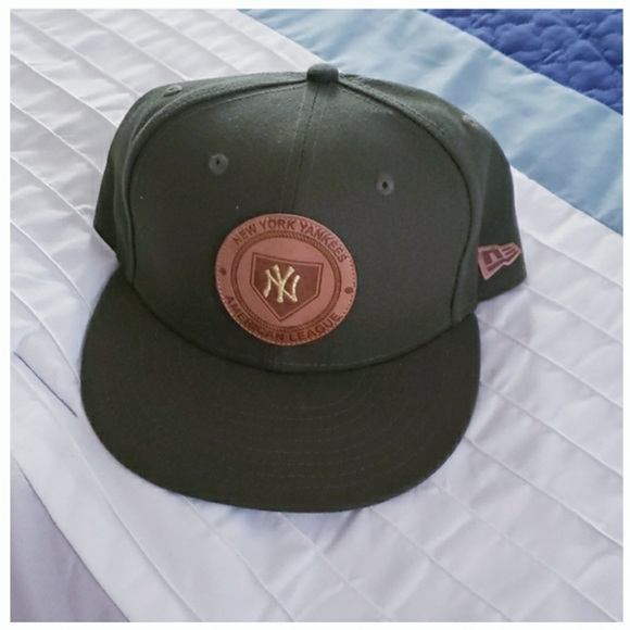 MLB Army Green New Era Yankee Hat - Picture 2 of 7